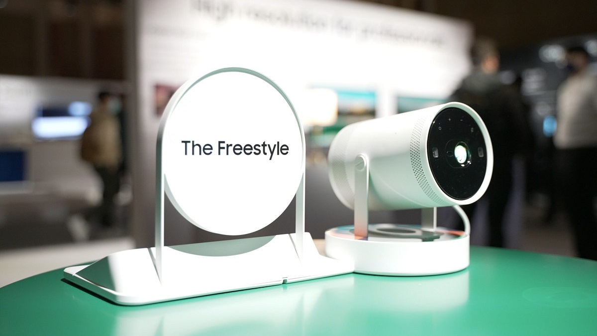 Samsung Freestyle Gen 2 bærbar projektor med SolarCell Remote og Gaming Hub kan bestilles for $800