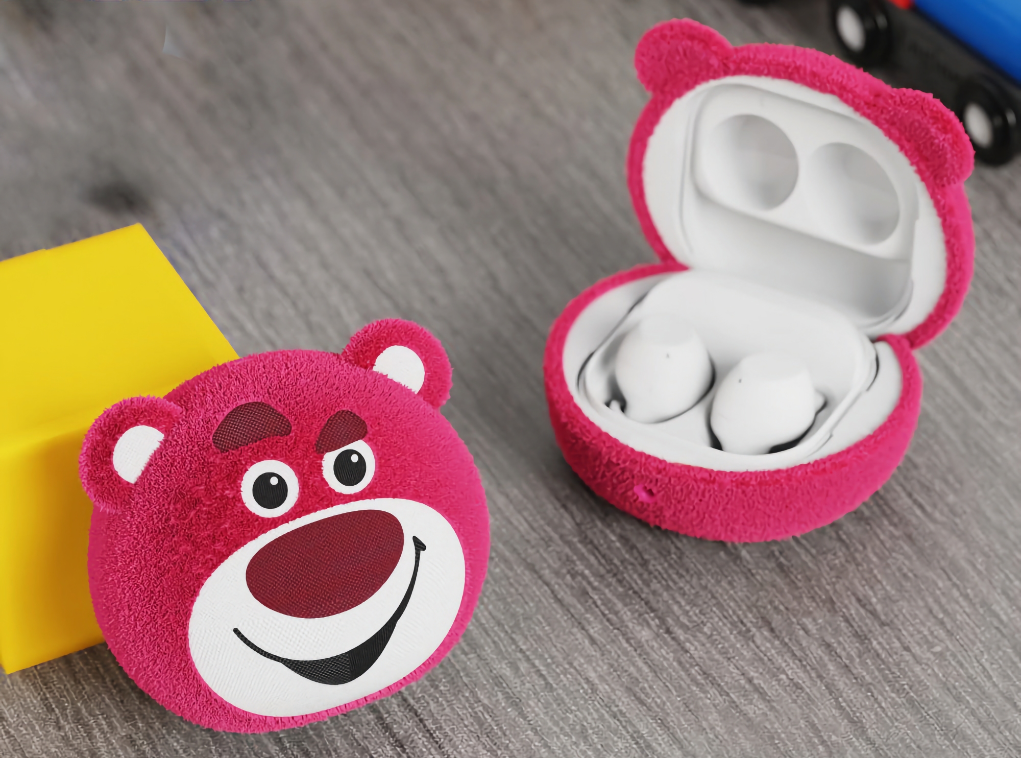 Til fans af Toy Story: Samsung, Disney og Pixar har afsløret særlige etuier til Galaxy Buds FE, Galaxy Buds 2 og Galaxy Buds 2 Pro.