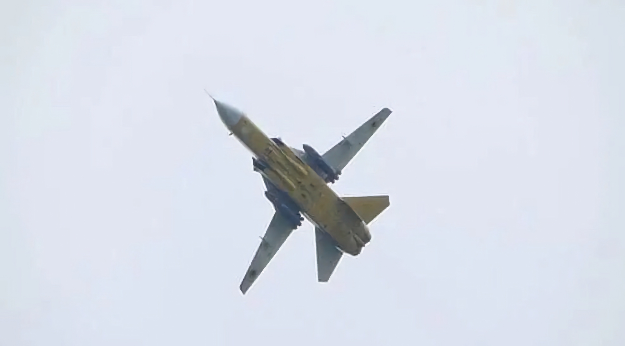 Ukrainske Su-24-bombefly har pyloner fra britiske Tornado-fly, så de kan bære Storm Shadow-missiler.