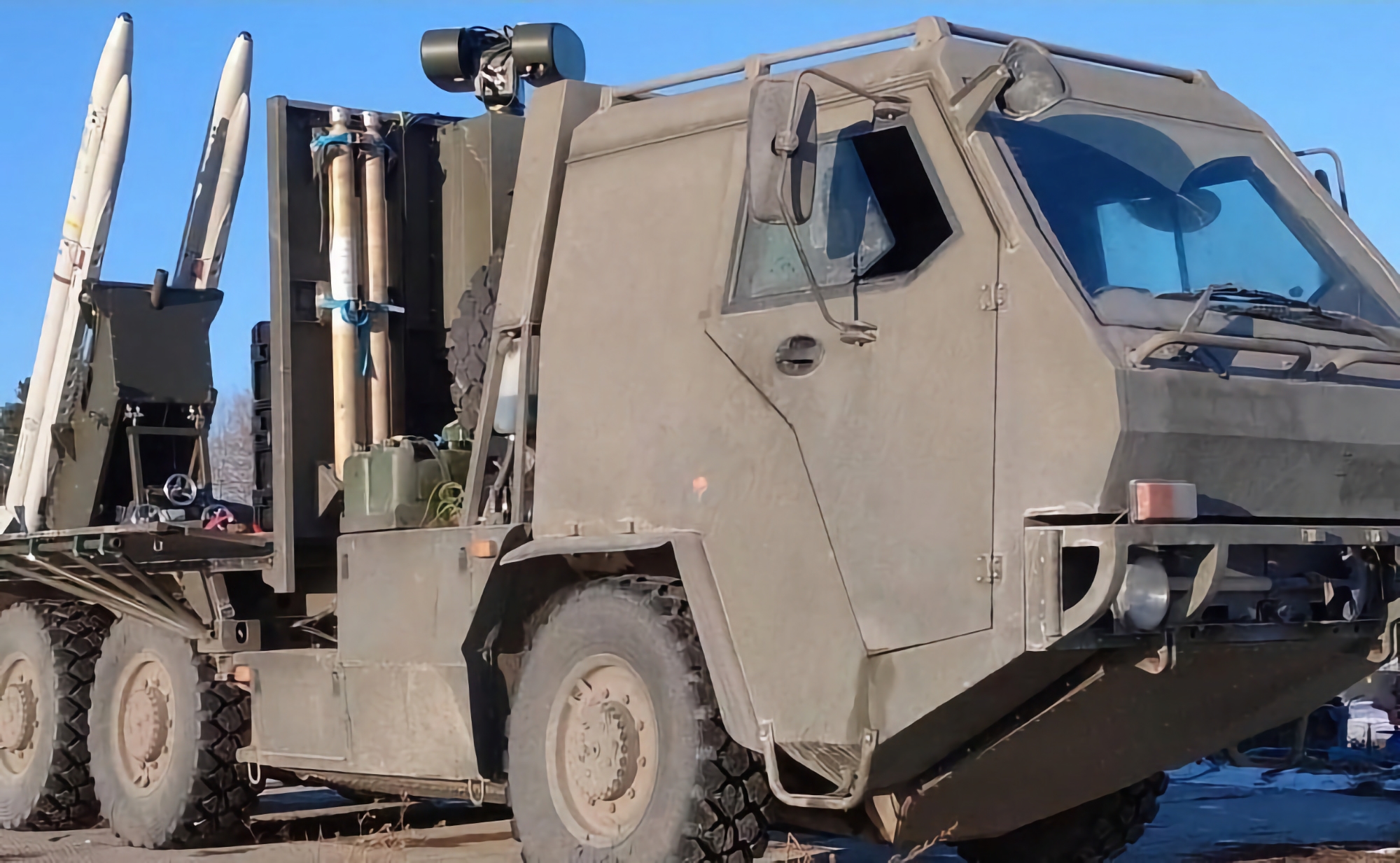 AFU viste for første gang på video et britisk luftværnssystem baseret på en Supacat HMT-lastbil og udstyret med AIM-132 ASRAAM-missiler.