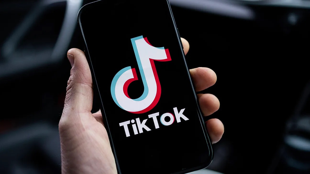 TikTok udvikler en ny AI-baseret funktion til at klone brugernes stemme