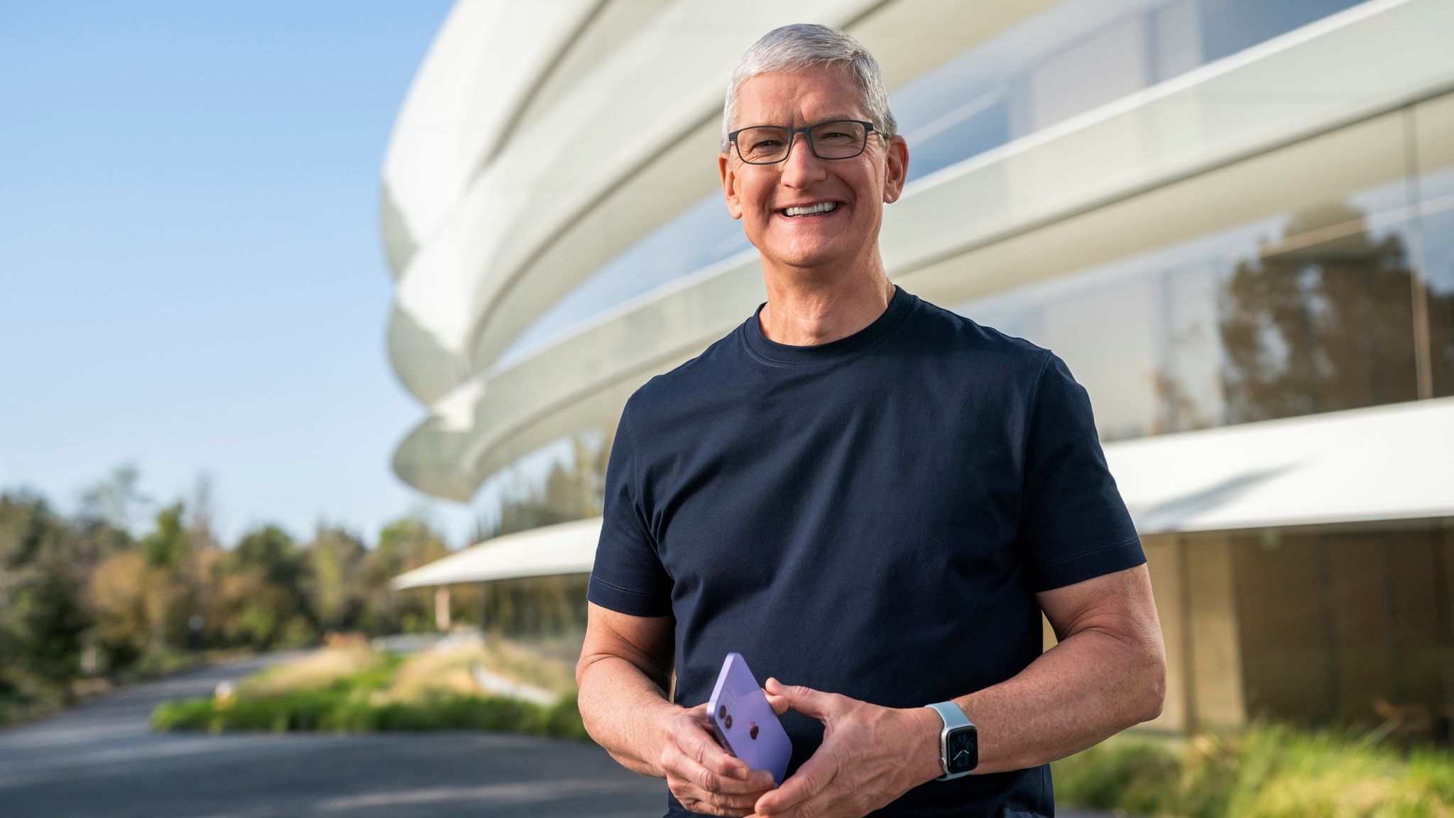 Apples CEO Tim Cook vil tjene 63 mio. dollars i 2023 - 36 % mindre end i 2022