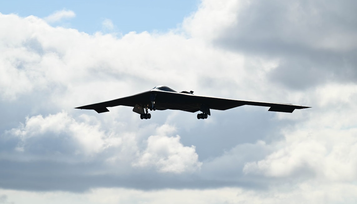 Det amerikanske luftvåben har sendt B-2A Spirit atombombefly til Island - de strategiske fly skal flyve missioner over Centraleuropa.
