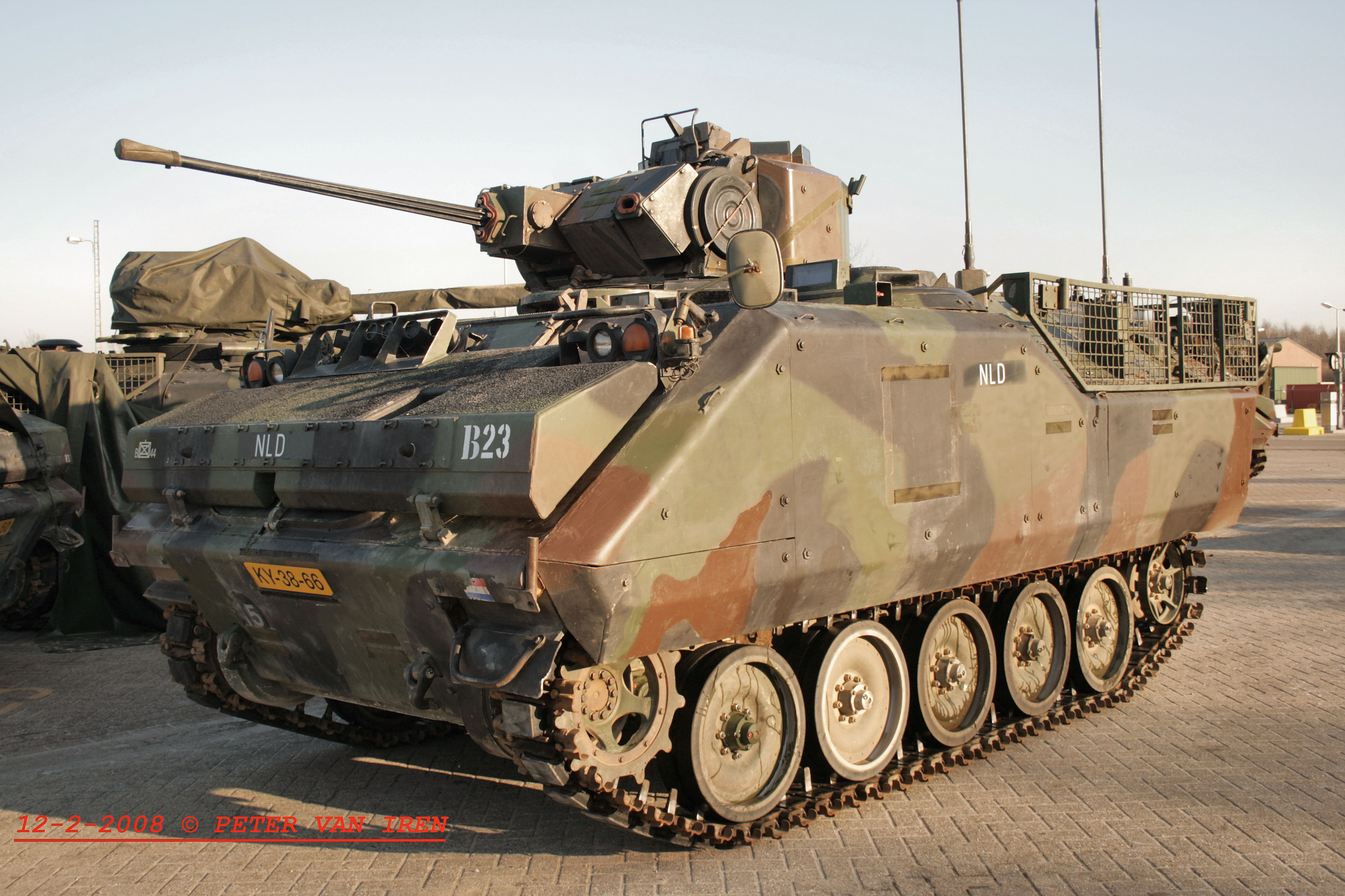 AFU bruger belgiske YPR-765 PRI BMP'er med EWS-tårn og 25 mm Oerlikon KBA B02-kanon.