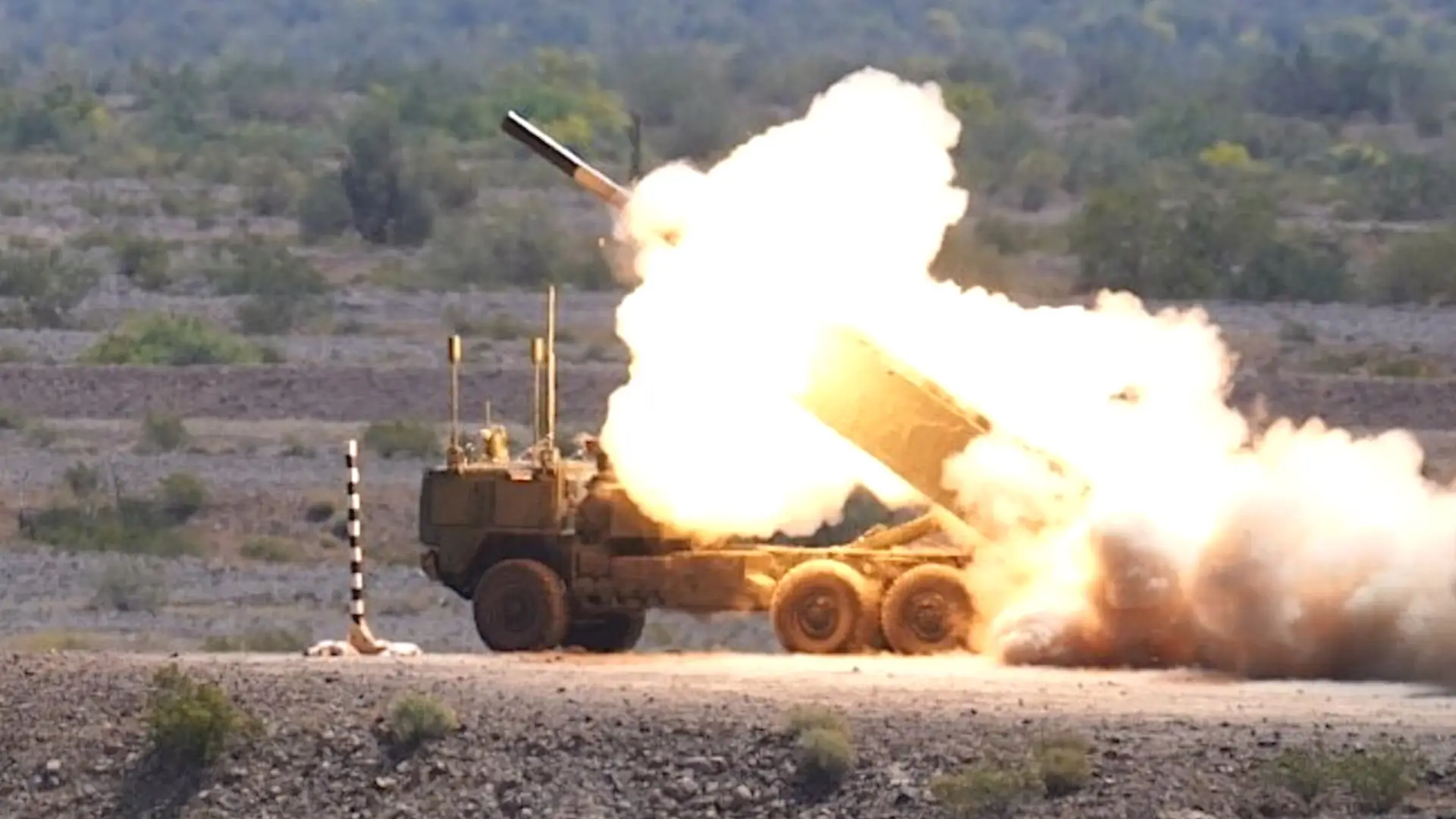 Den amerikanske hær har med succes gennemført den første affyringstest af det ubemandede missilsystem HIMARS, som vil være i stand til at bruge ballistiske PrSM-missiler med en rækkevidde på op til 500 kilometer.