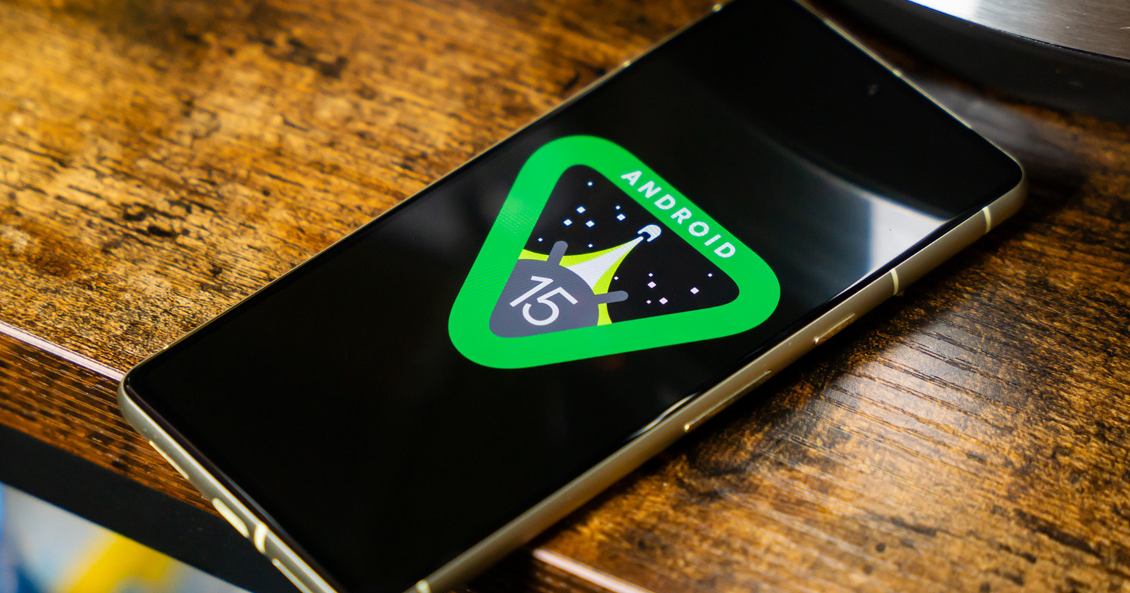 Android 15 introducerer understøttelse af trådløs opladning via NFC