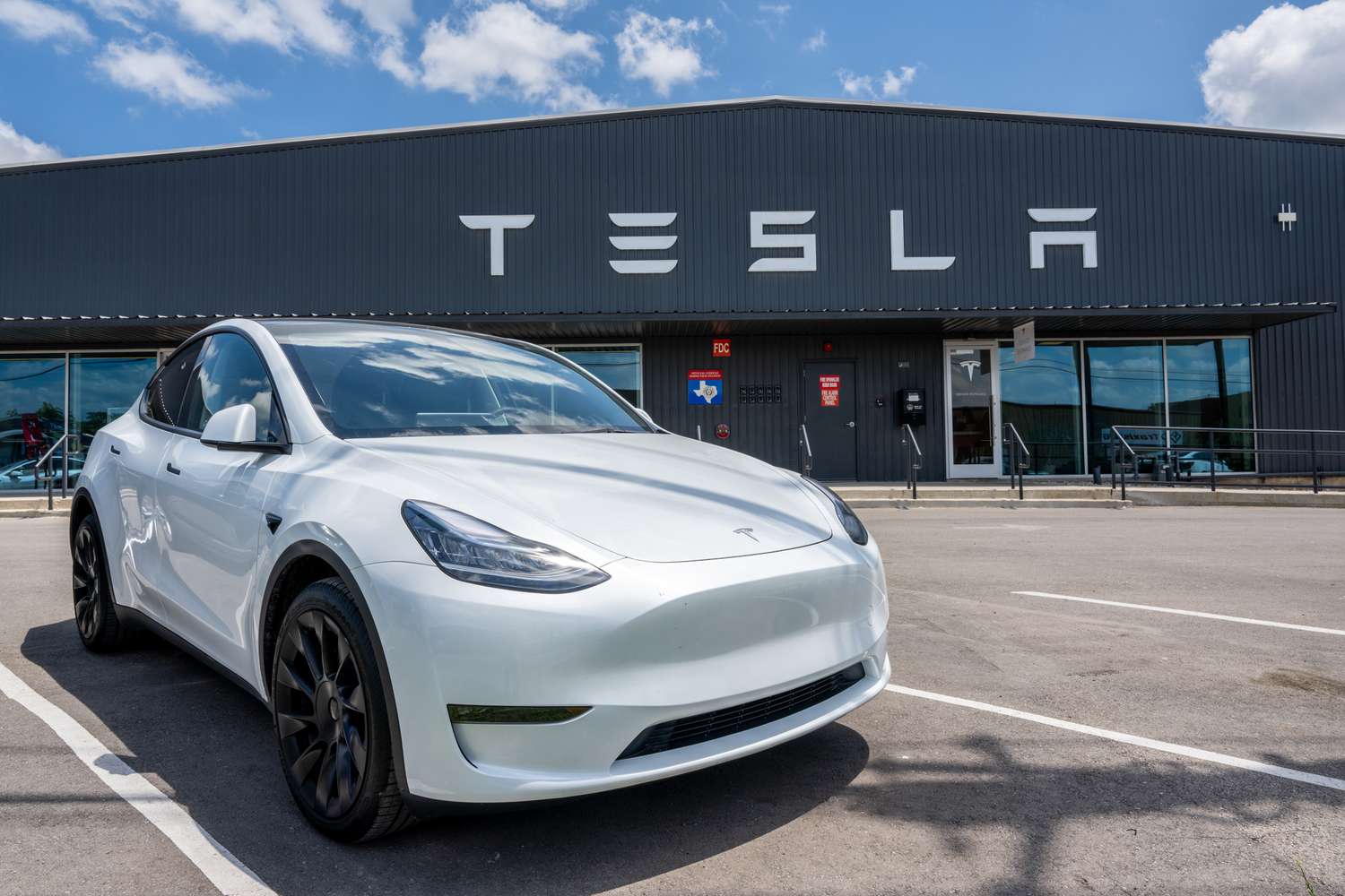 Tesla tilbagekalder 125.000 biler på grund af problemer med sikkerhedsseler