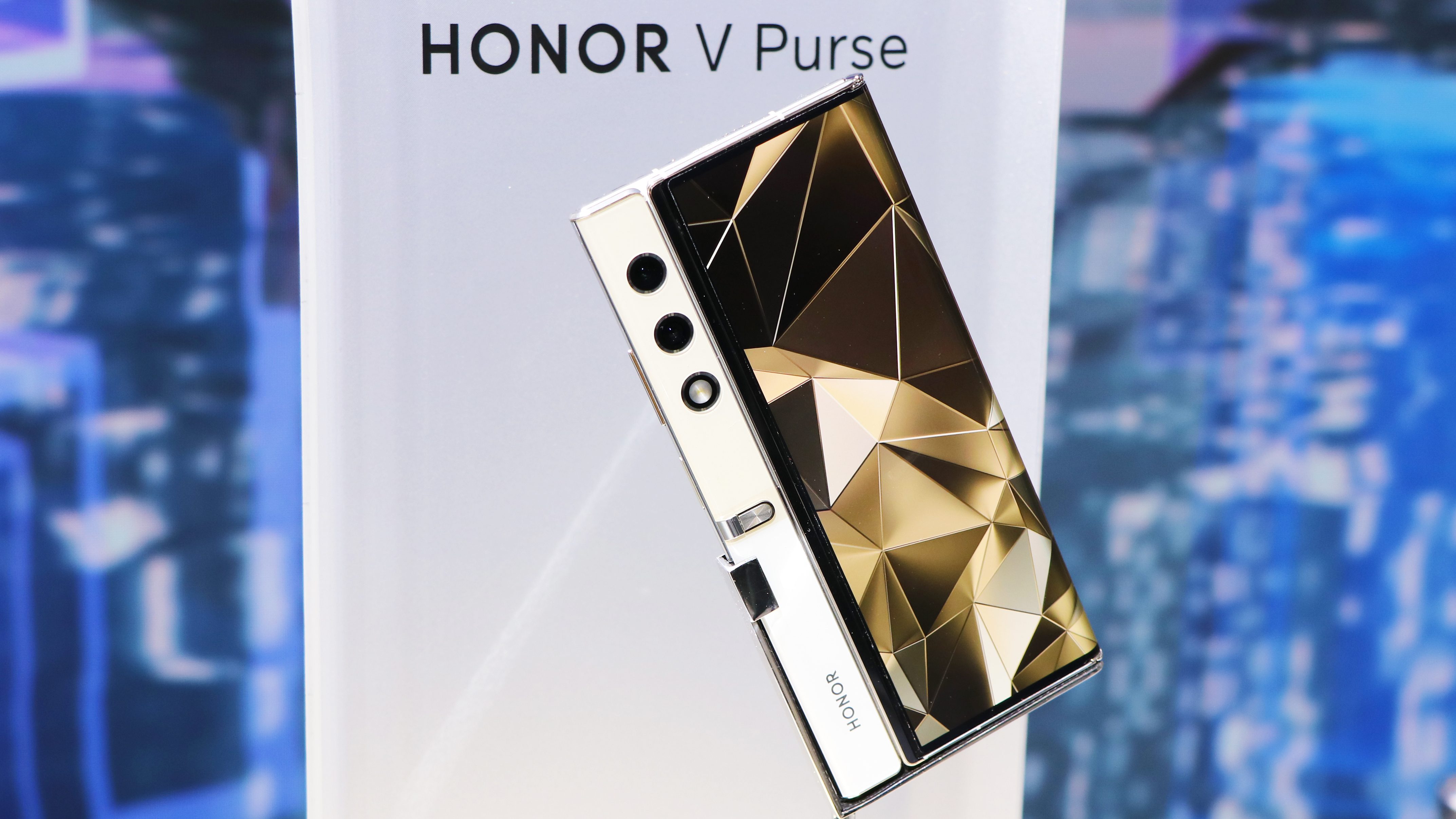 Ikke bare et koncept, men en produceret smartphone: Honor V Purse får premiere den 19. september.