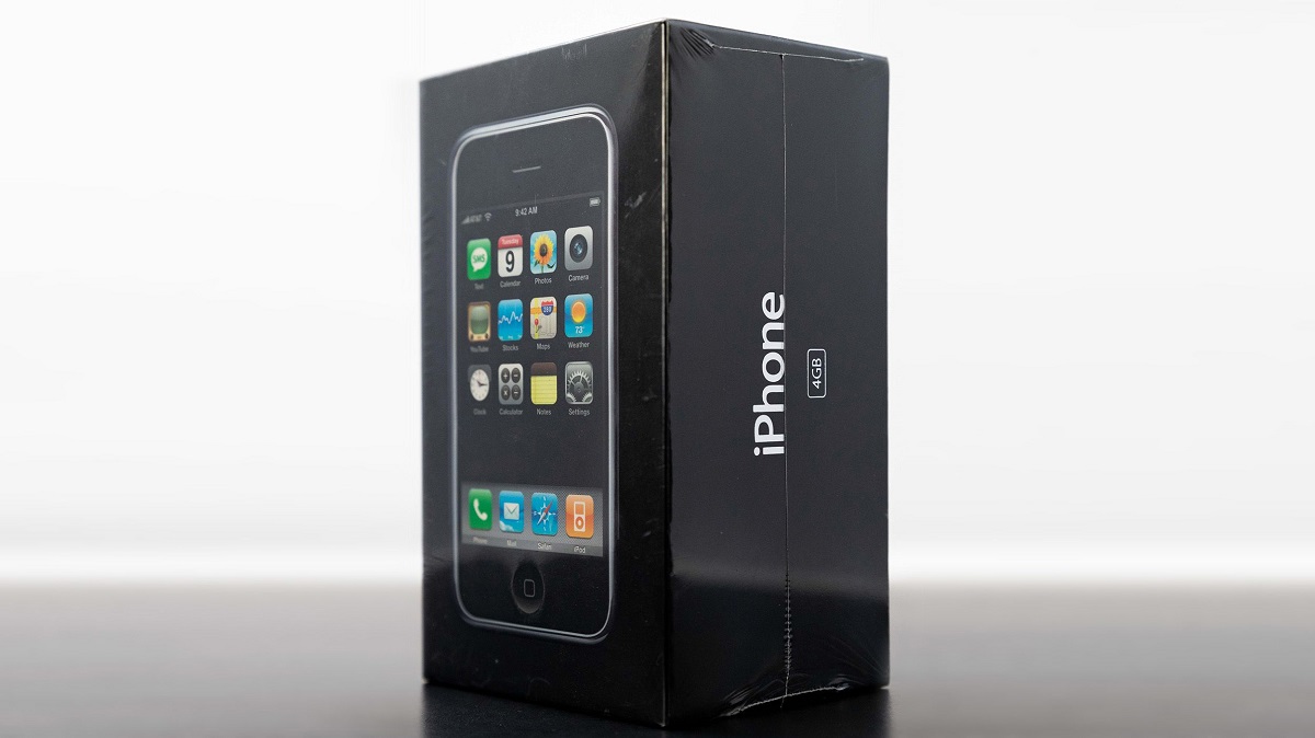 LCG Auctions vil sælge en sjælden førstegenerations iPhone med 4 GB hukommelse i fabriksemballage for 100.000 dollars.