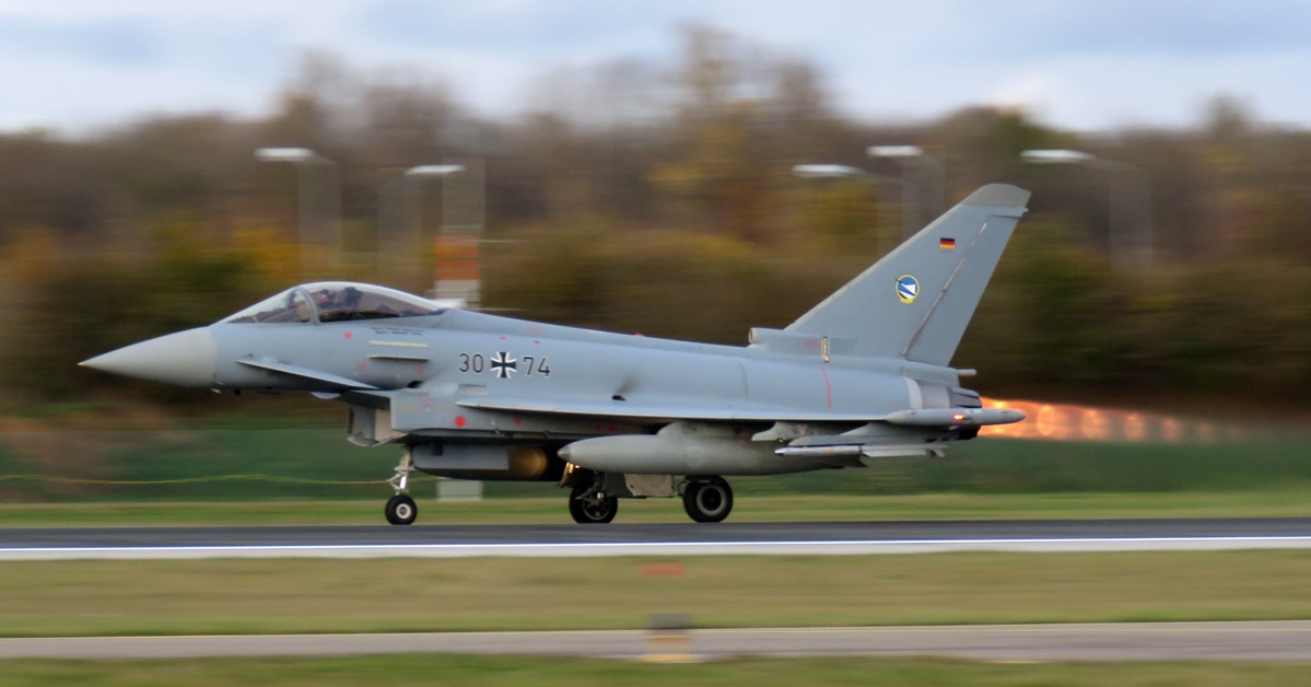 Tyskland vil forbedre alle sine Eurofighter Typhoon-kampflys evne til at spore og eskortere mål med ECRS Mk1-radaren.