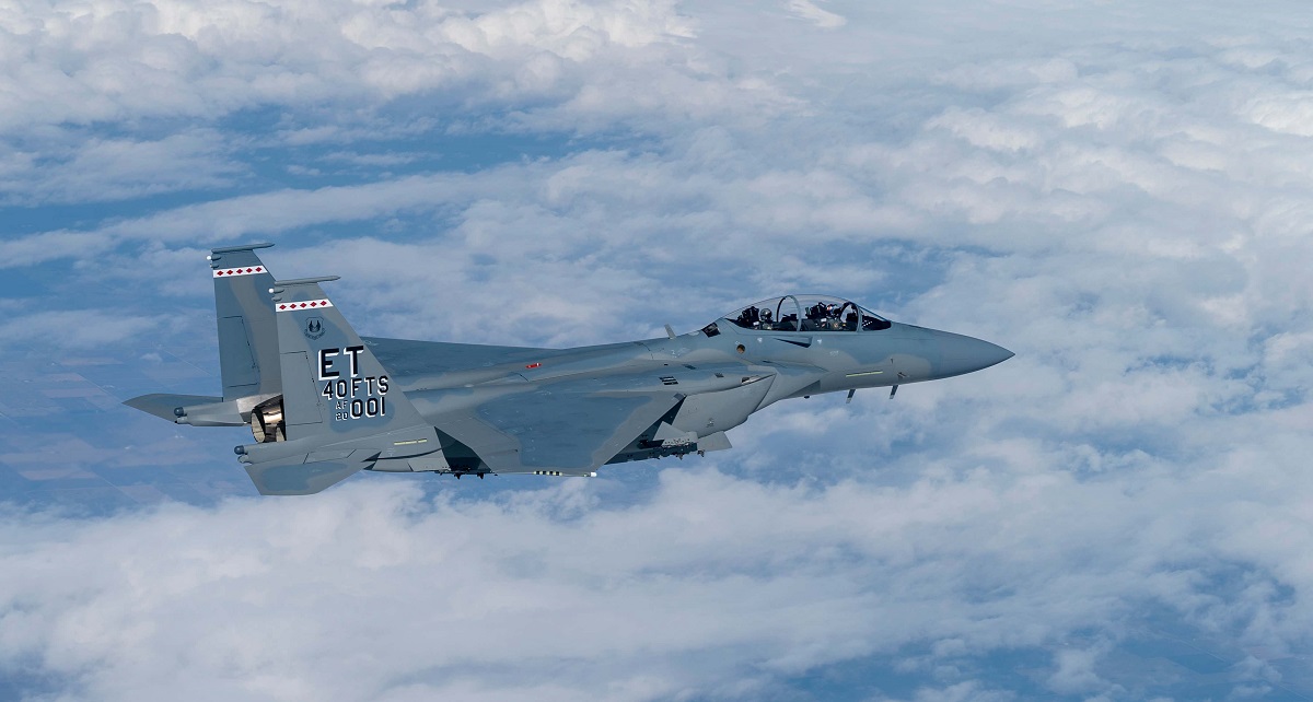 Indonesien er klar til at købe 24 moderniserede F-15EX Eagle II-kampfly til en pris af 80-106 millioner dollars på trods af, at de har købt Rafale og har F-16, Su-27 og Su-30.