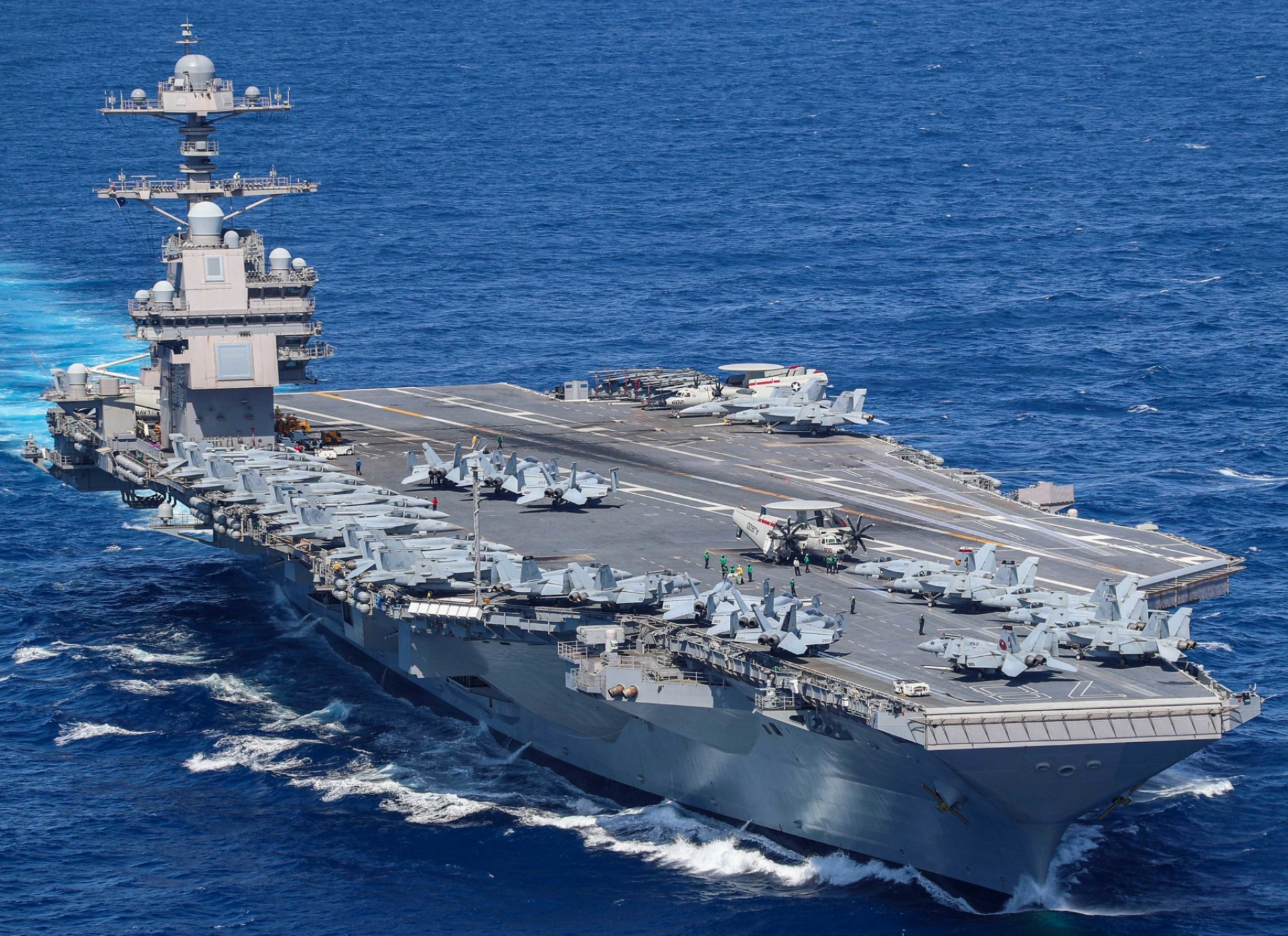 USA har sendt verdens største hangarskib USS Gerald R. Ford med fem destroyere af Arleigh Burke-klassen og missilkrydseren USS Normandy til Israel.