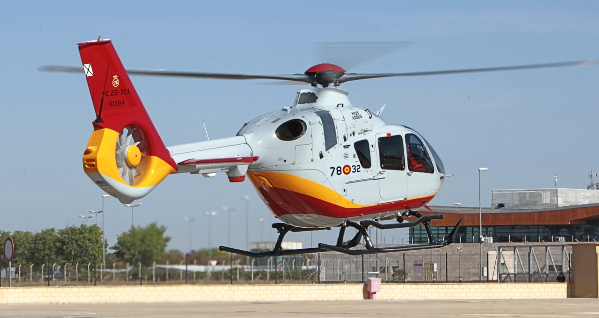 Den spanske flåde har modtaget sin første lette Airbus H135-helikopter i henhold til en kontrakt på 195 mio. dollars.