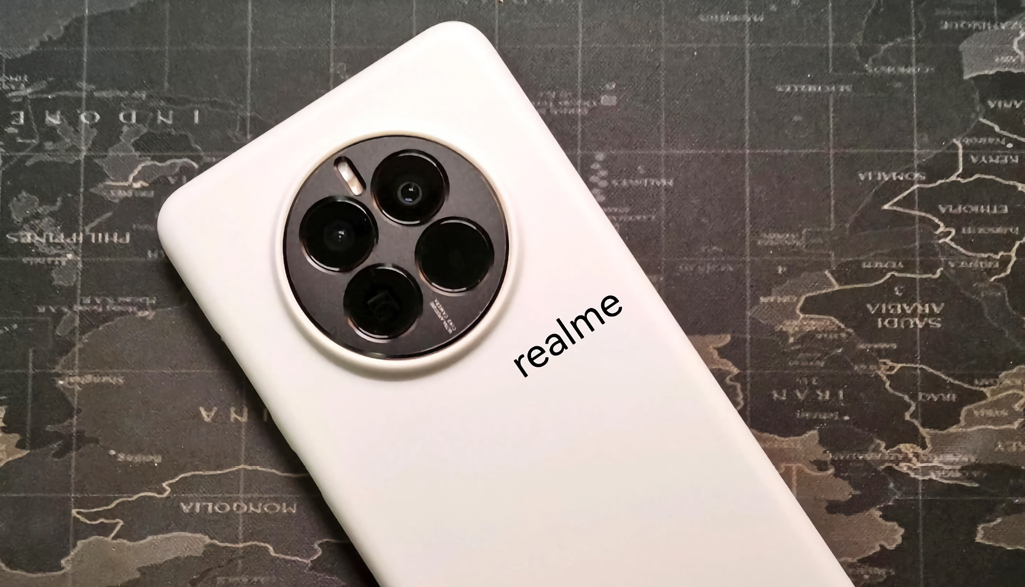 Det er officielt: Realme GT 5 Pro med 120Hz OLED-skærm, Snapdragon 8 Gen 3-chip, 50 MP kamera og 100W opladning bliver præsenteret i denne måned.