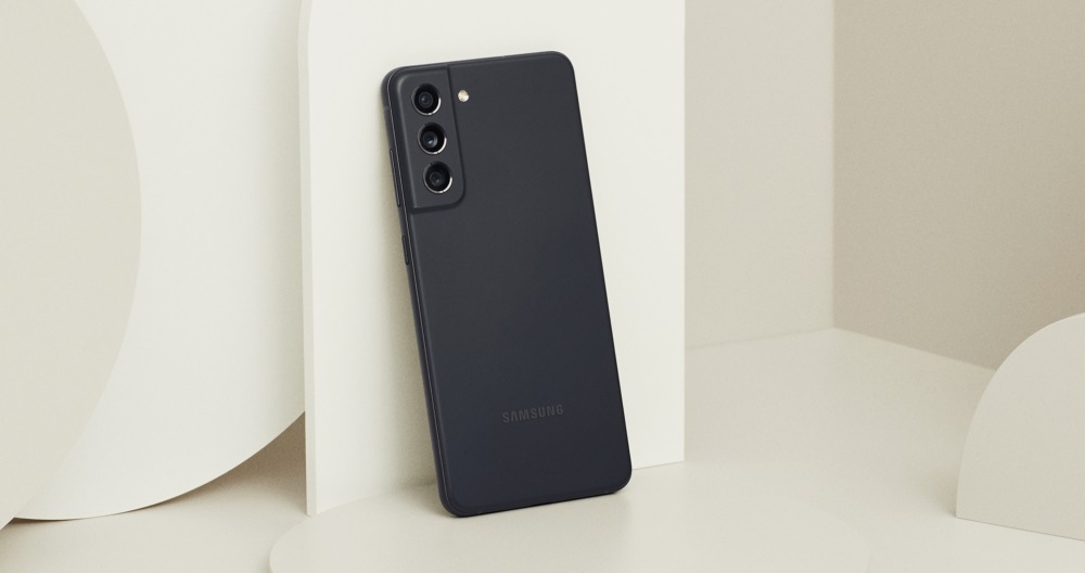 Samsung Galaxy S21 FE er den første smartphone i serien, der får One UI 6.0 med Android 14-styresystem