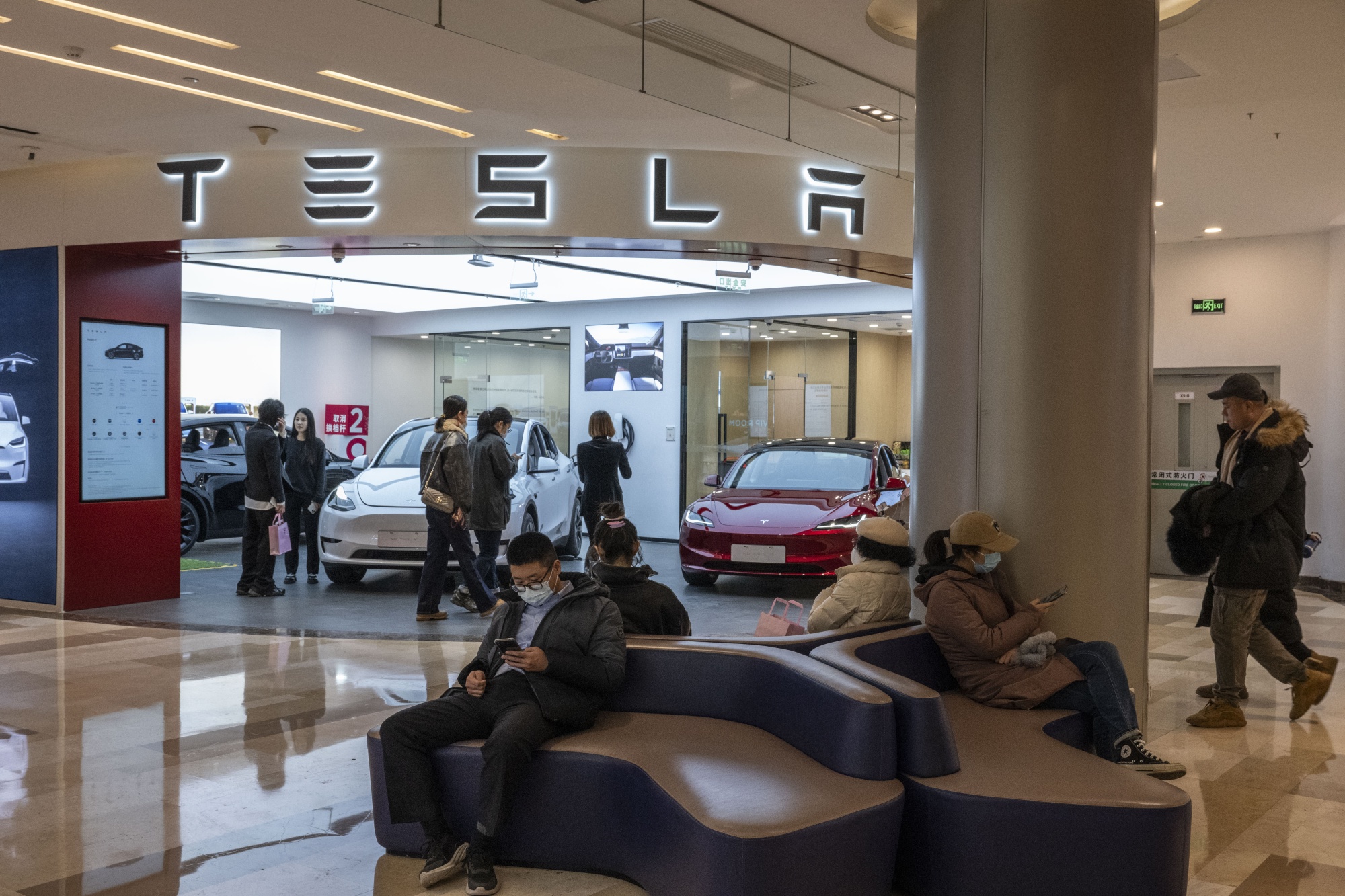 Tesla i Kina har indført bonusser for at øge salget af deres elbiler. 