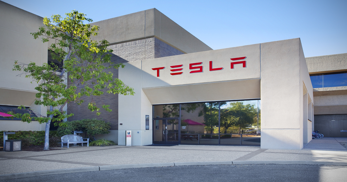 Tesla fyrer 14.000 medarbejdere på grund af faldende aktier 