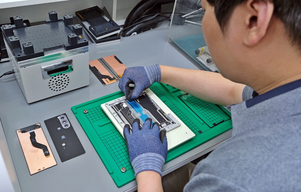 Galaxy Z display (2)