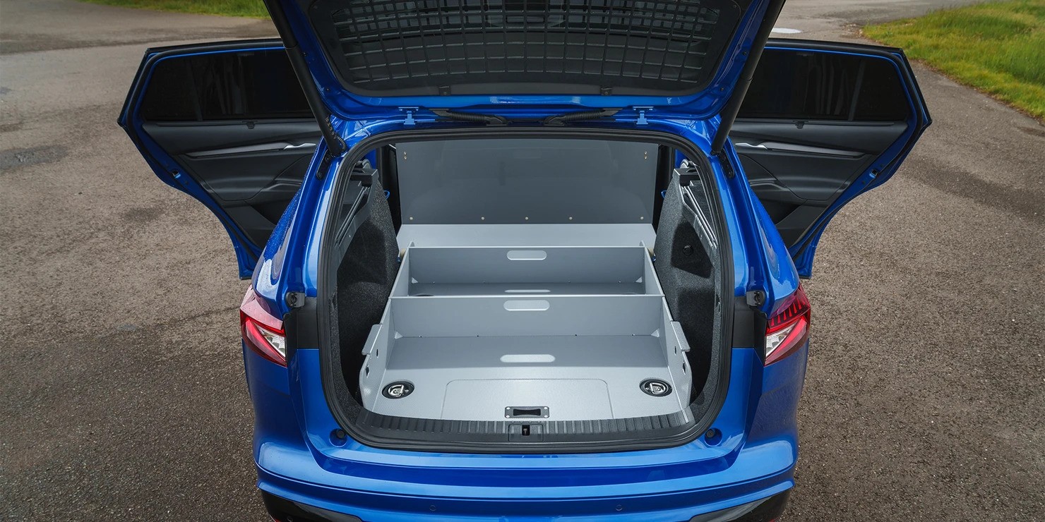 Enyaq Cargo rum Enyaq Cargo med stiv skillevæg