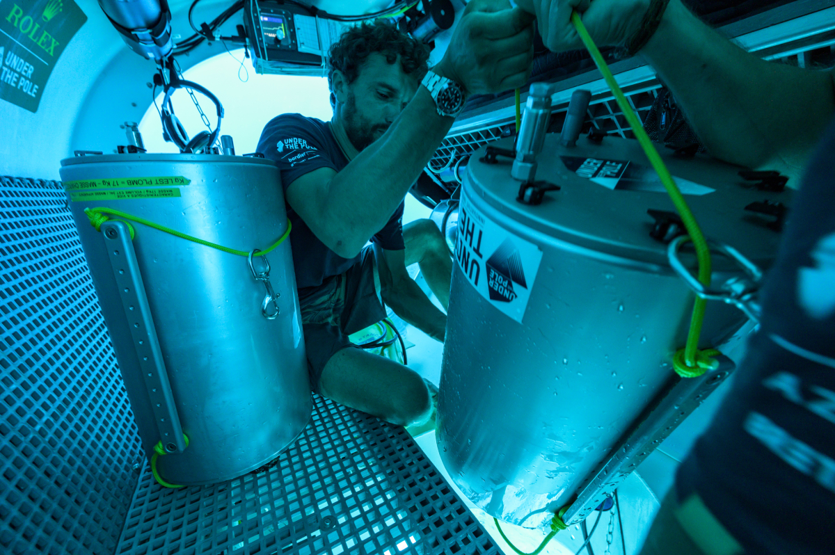 Capsule Under The Pole