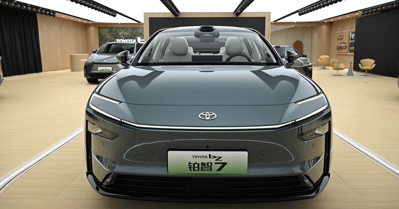 Toyota bZ7 på motorudstillingen Auto Shanghai 2025
