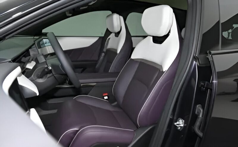 Mazda EZ-60 interior