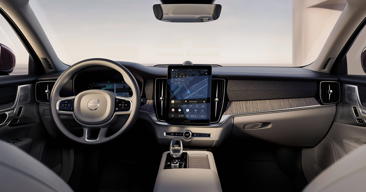 Interiør af den opdaterede Volvo S90 med en ny skærm