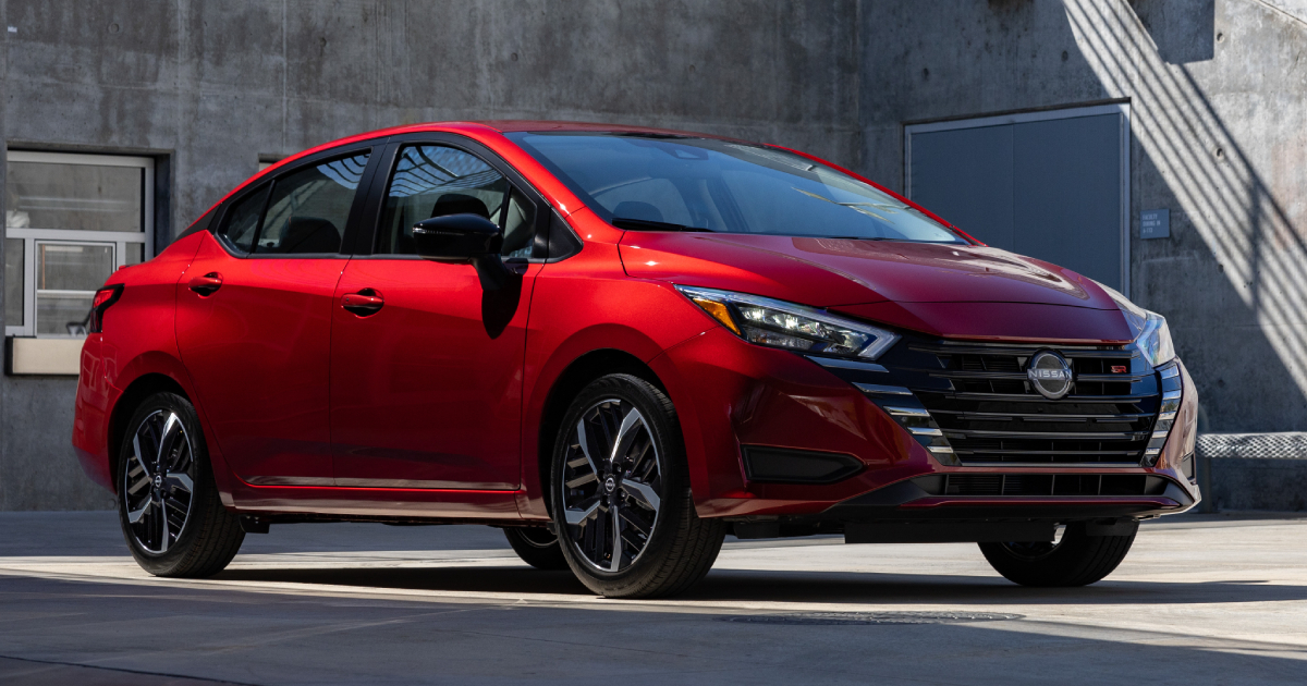 Nissan Versa SR - Foto af Nissan