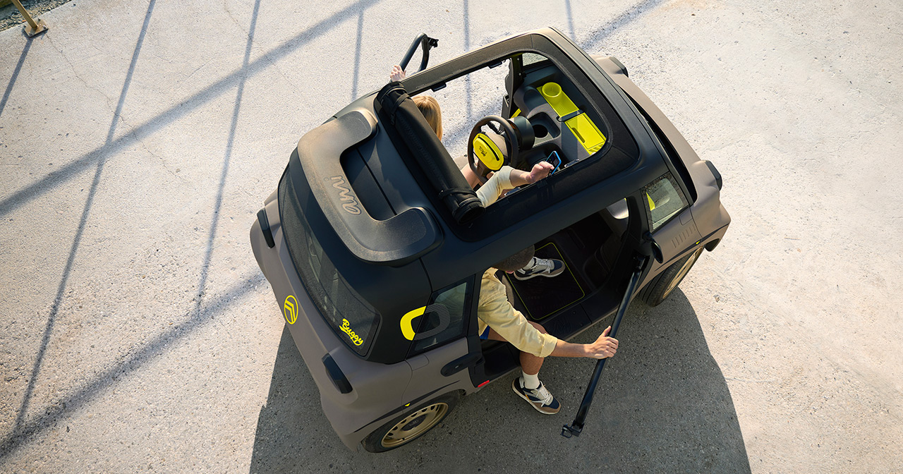 Den opdaterede Citroën Ami Buggy på stranden.