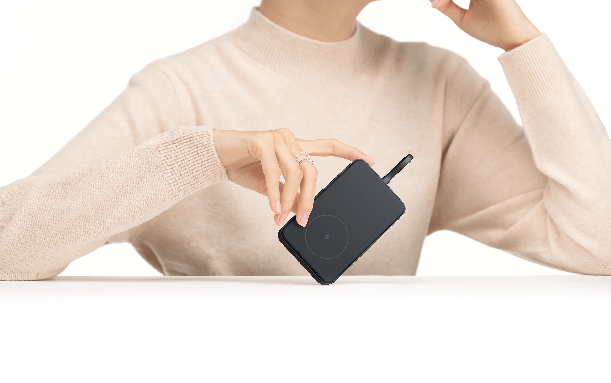 Power Bank 33W med indbygget kabel