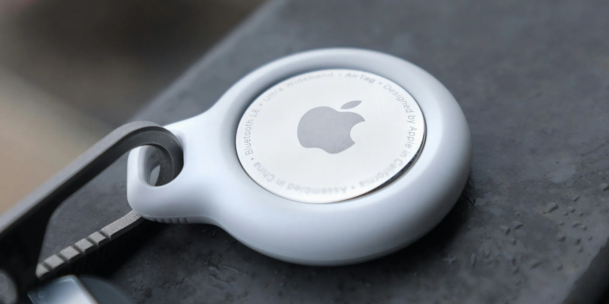 AirTag tracker i et etui