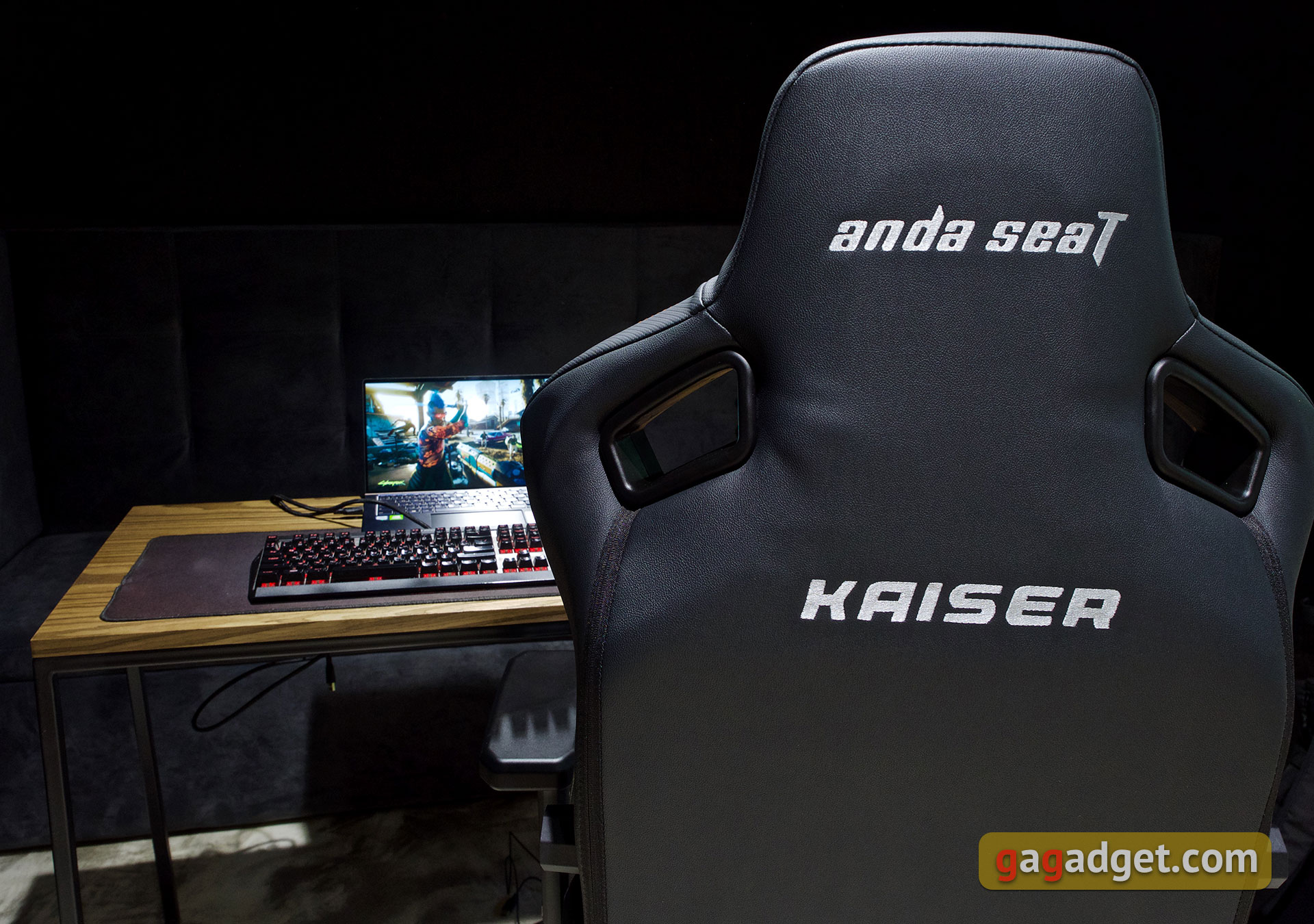 Spillets trone: Anda Seat Kaiser 3 XL-19