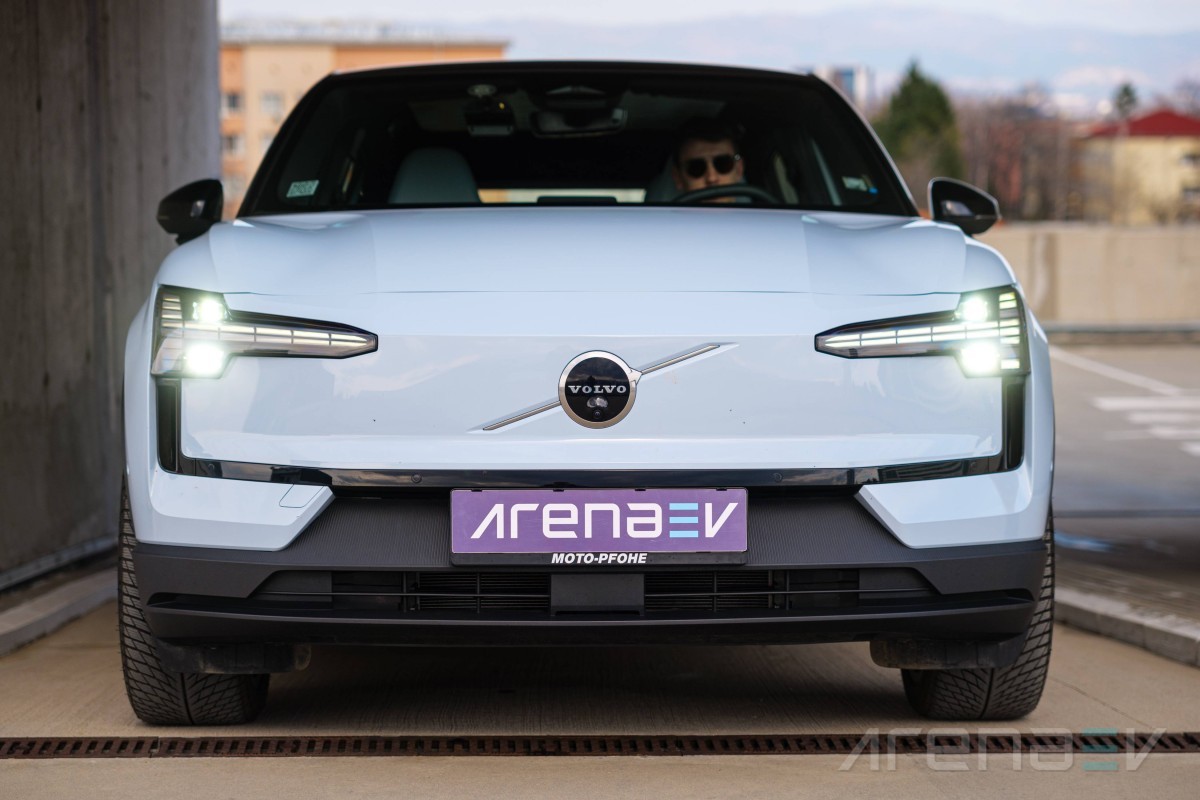 Ny Volvo EX30 Cross Country model