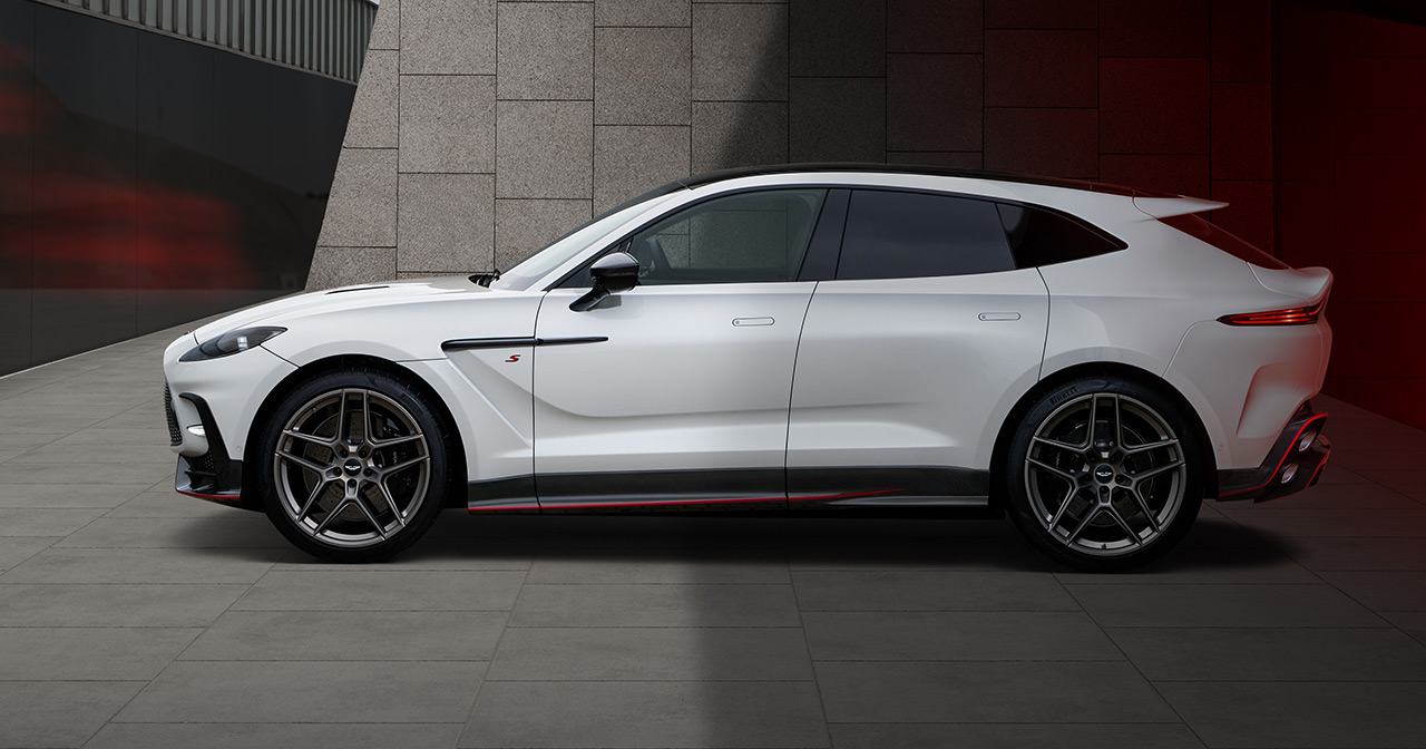 Aston Martin DBX S - saloon interiors