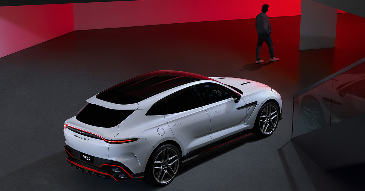 Aston Martin DBX S - interior details