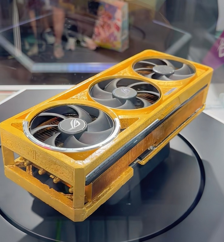 ASUS ROG RTX 5090 Real Gold Edition