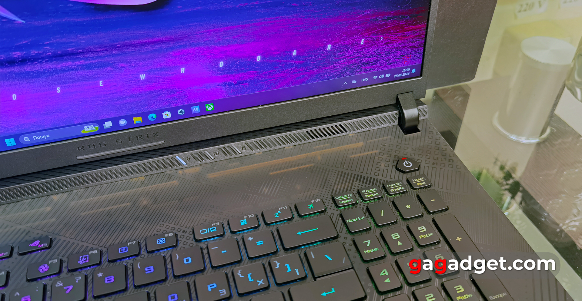 ASUS ROG Strix SCAR 18 (2024) review