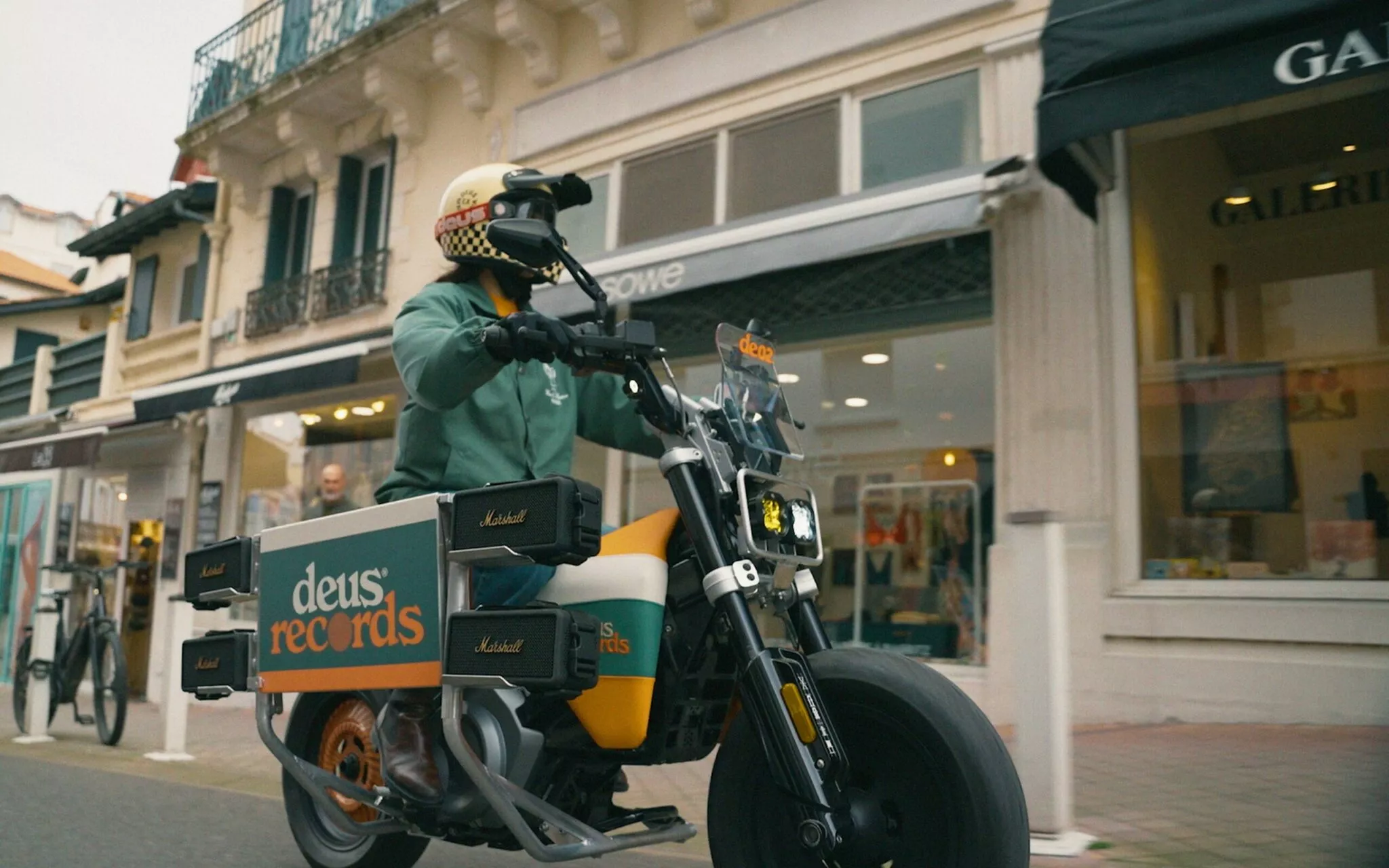 Bagenden af BMW CE 02