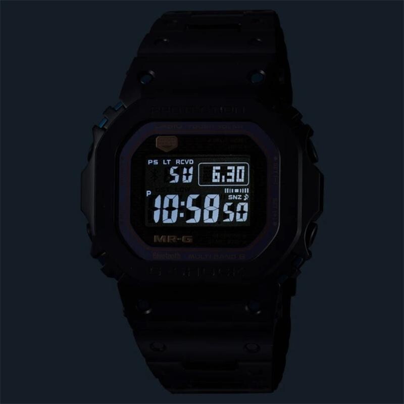 Casio MRG-B5000BA-1JR ur med titaniumkasse