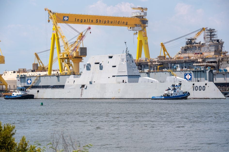 USS Zumwalt, USA's mest avancerede destroyer, er ankommet til skibsværftet for at installere det ikke-nukleare hypersoniske våben Conventional Prompt Strike.