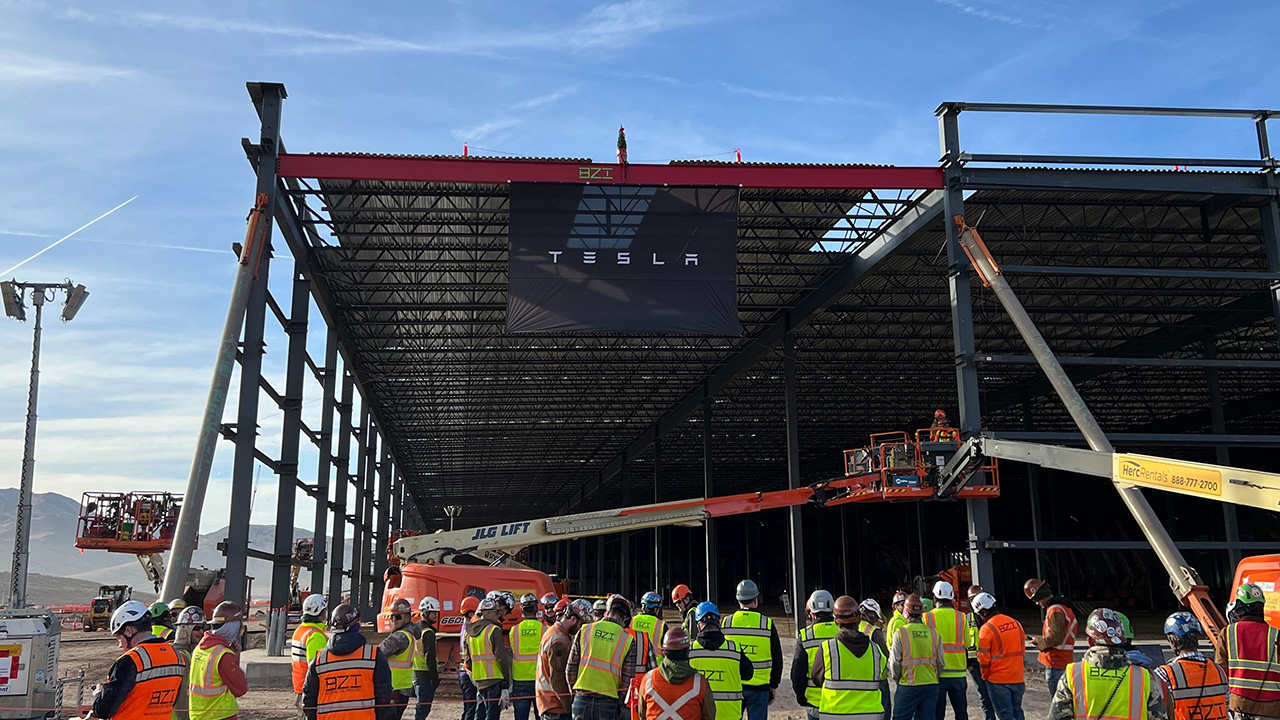 Opførelse af en Tesla Semi-fabrik i Nevada