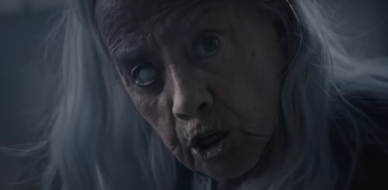 Dette er et must-see: En halvblind gammel dame fortæller om vampyrinvasionen i Diablo IV. Blizzard har udgivet en usædvanlig video