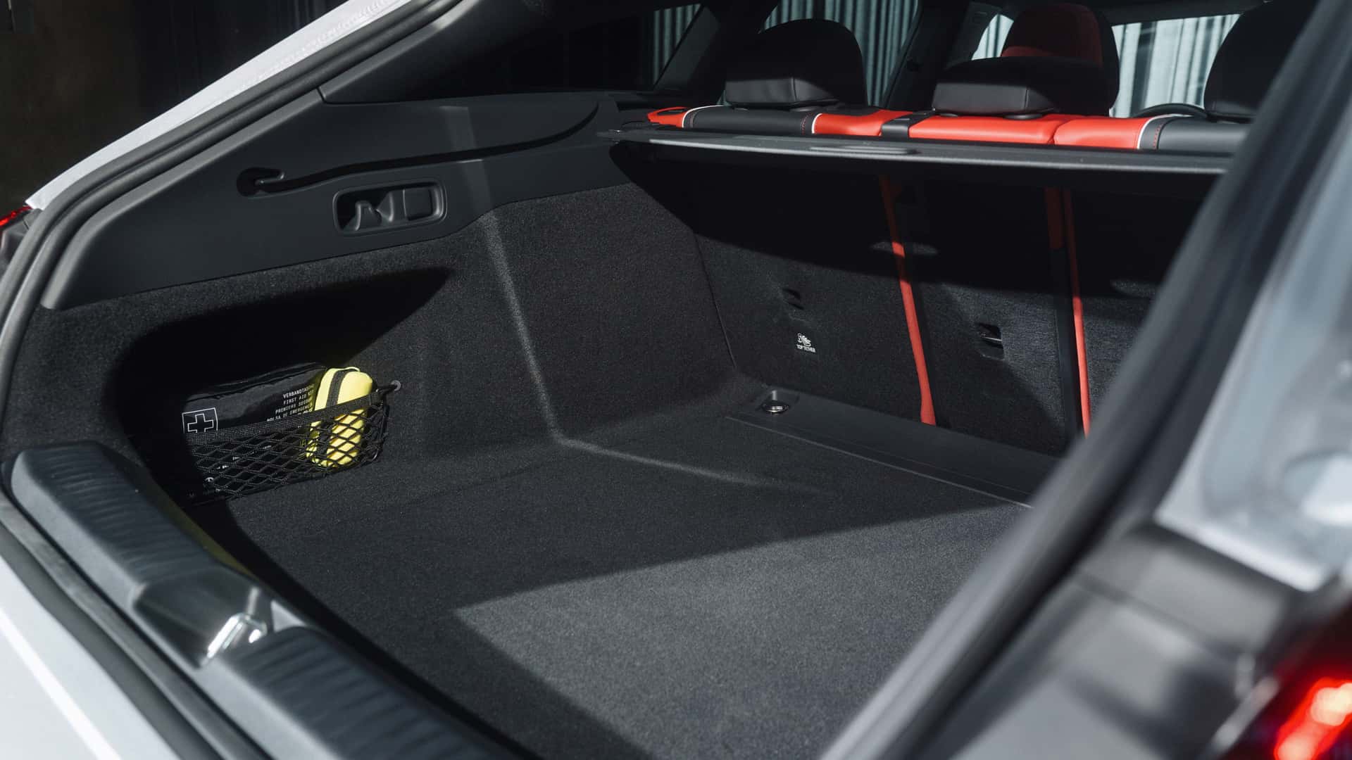 Mercedes-Benz CLA Shooting Brake 2025 frontpanel