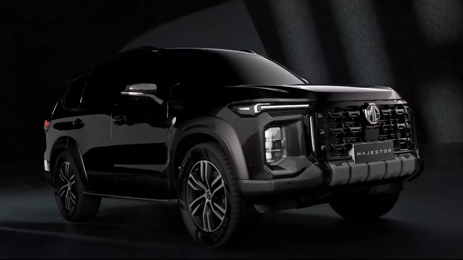 MG Majestor set forfra