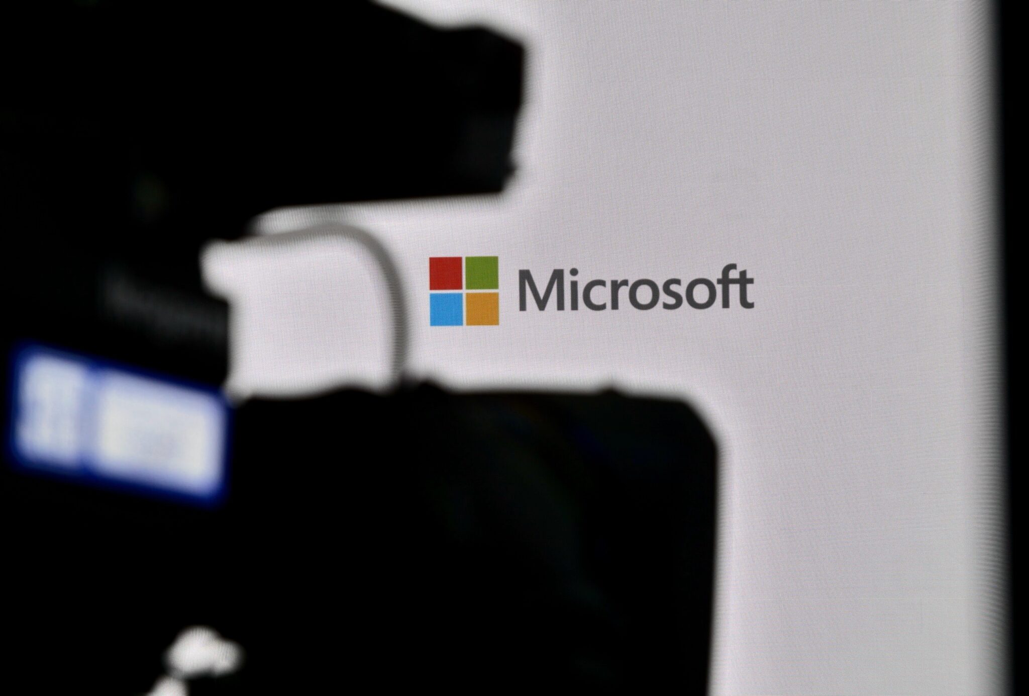 Microsoft forsøgte at lukke munden på sårbarheden i DALL-E, siger en embedsmand fra virksomheden.