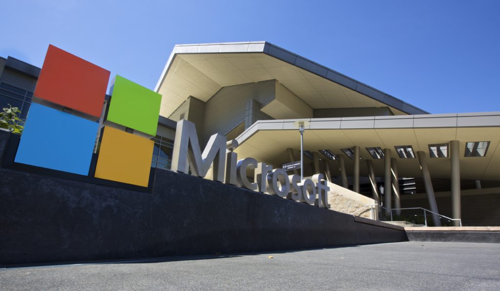 Microsoft har hyret en tidligere Meta-chef til at styrke sit AI-supercomputerteam