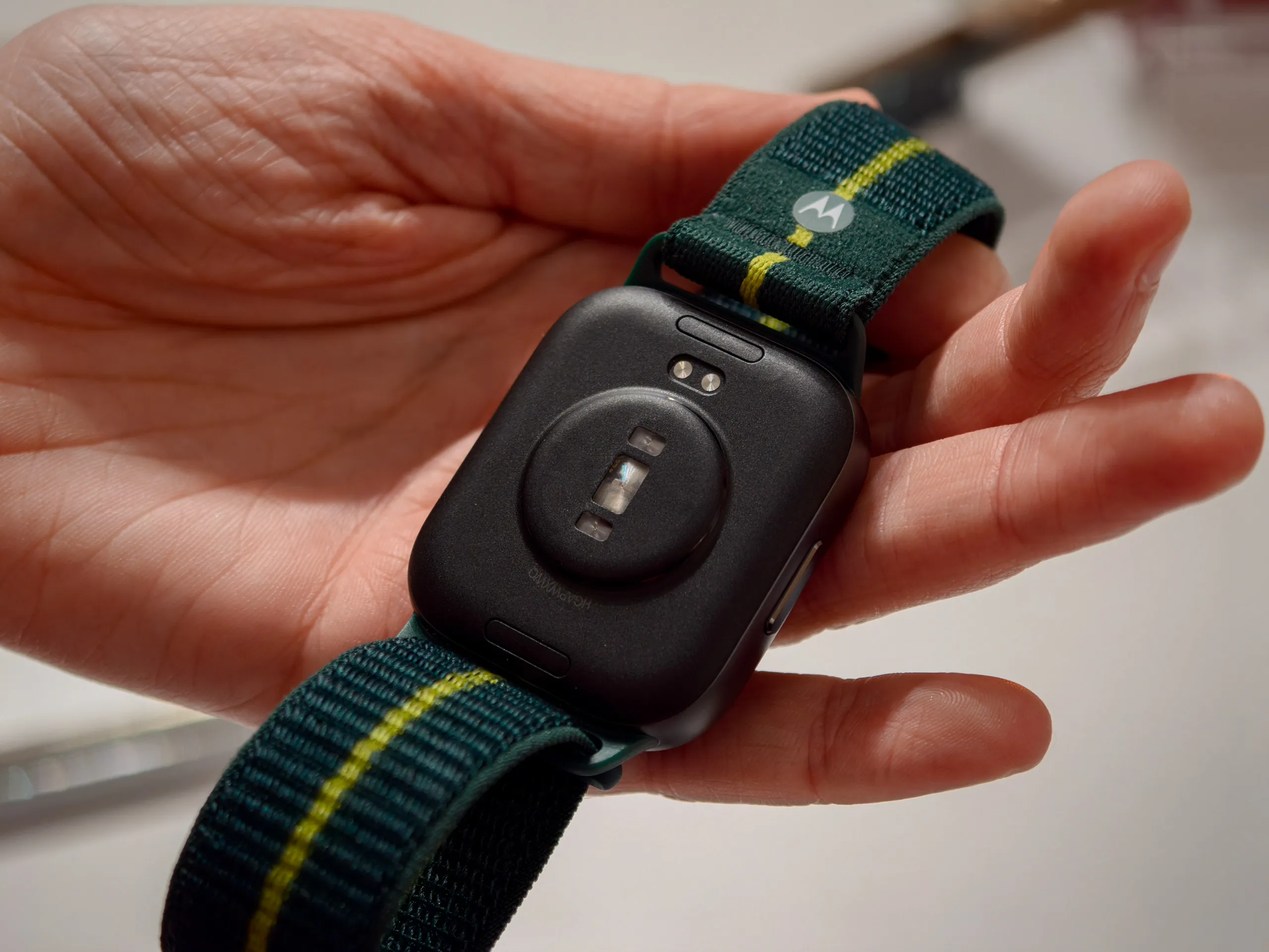 Moto Watch Fit 2025, expanded view