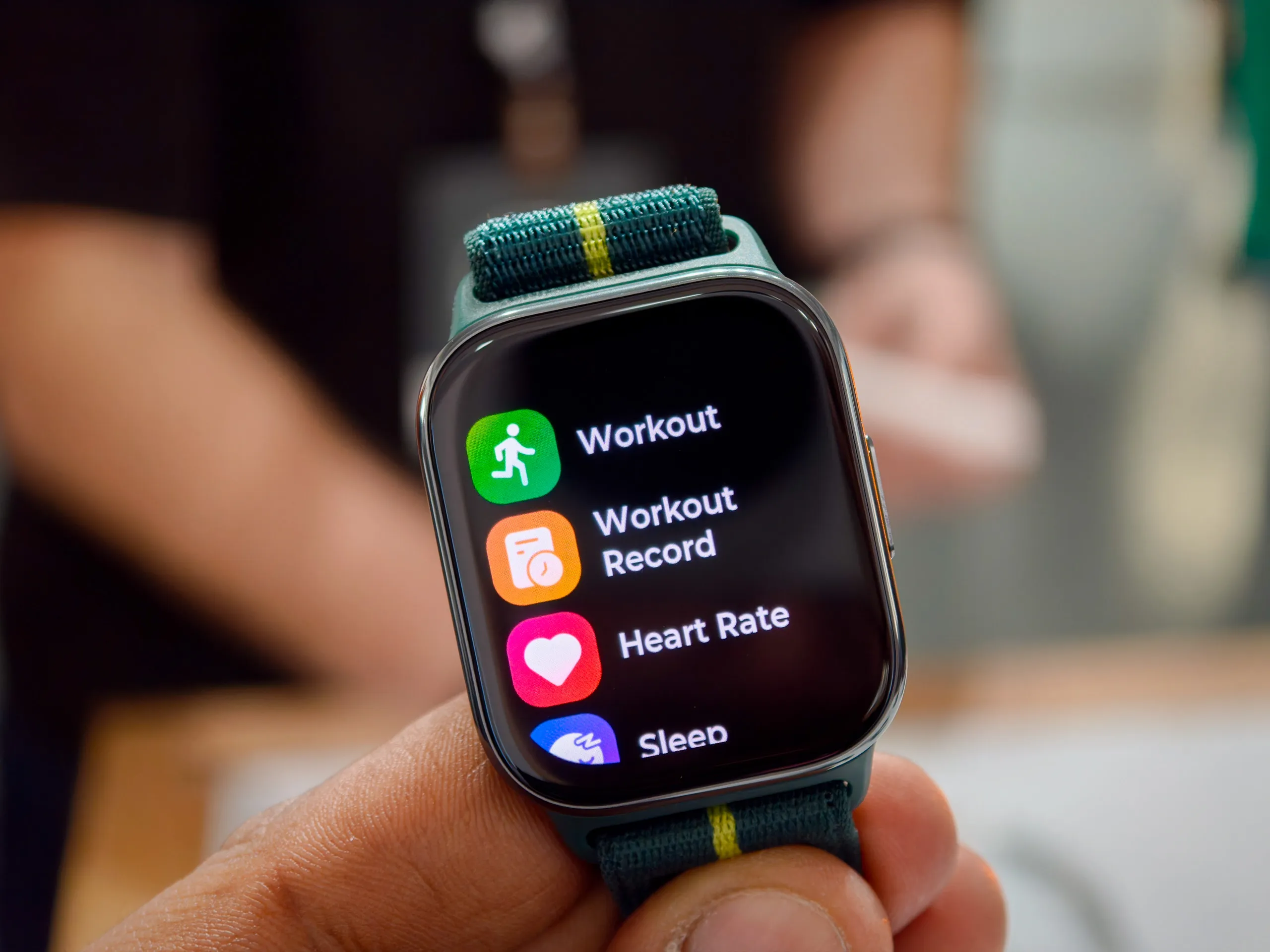 Moto Watch Fit 2025, stylish design