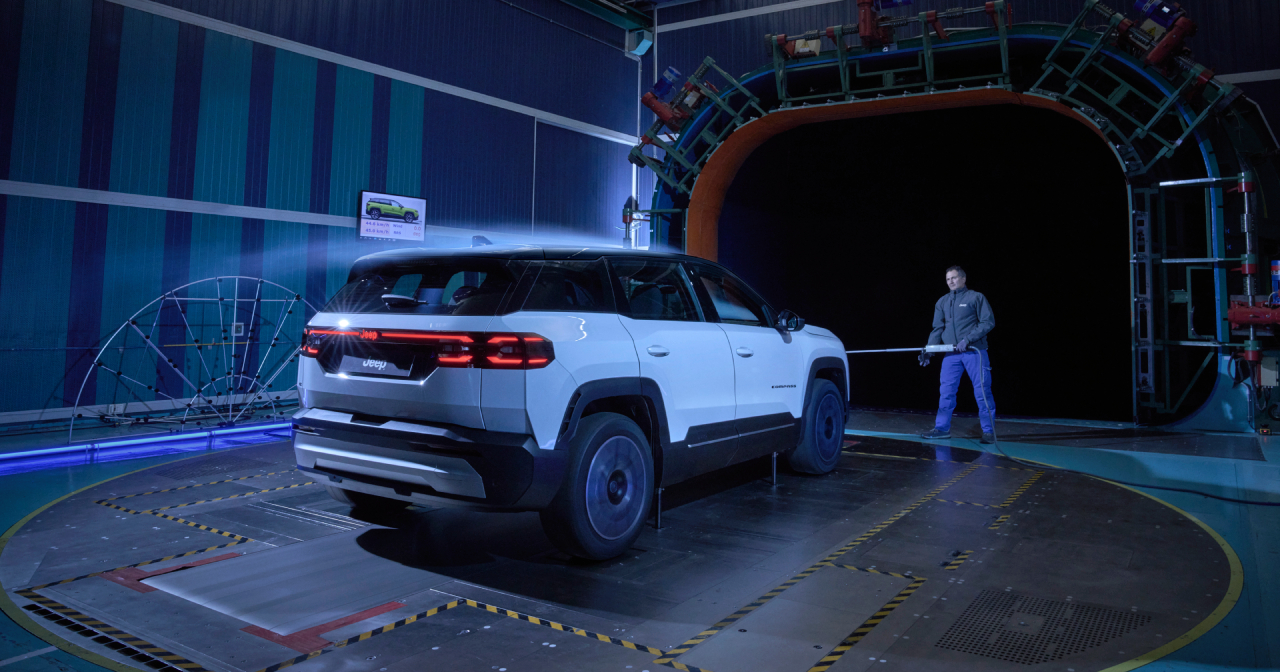 Den nye Jeep Compass i en vindkanal.