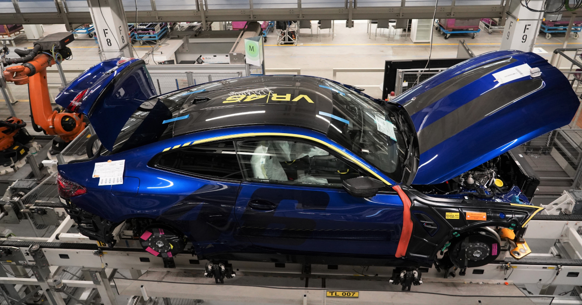 BMW M4 CS Edition VR46 i baggrunden